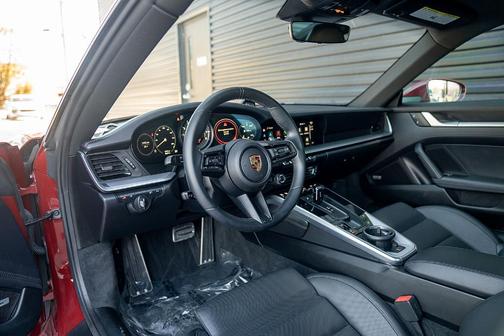 2022 Porsche 911 Carrera