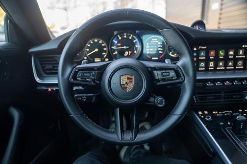 2022 Porsche 911 Carrera