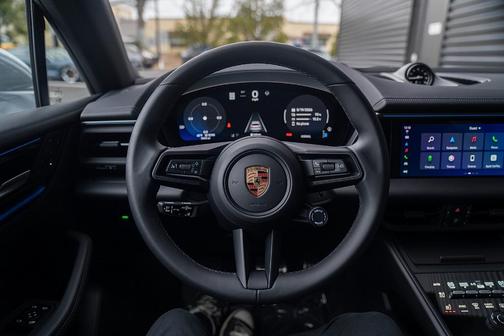 2025 Porsche Macan 4S
