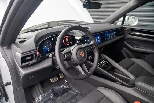 2025 Porsche Macan 4S