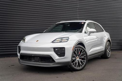 2025 Porsche Macan 4S