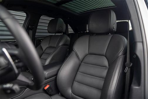 2025 Porsche Macan T