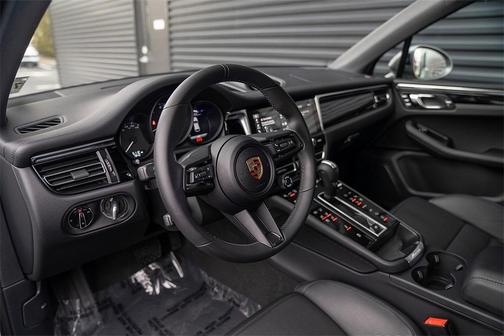 2025 Porsche Macan T