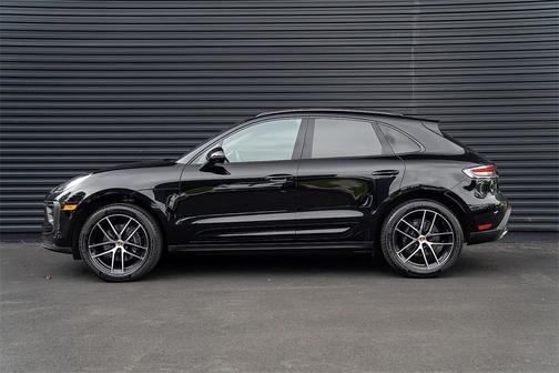 2025 Porsche Macan Base