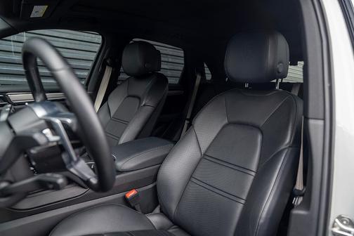 2023 Porsche Cayenne S Platinum Edition
