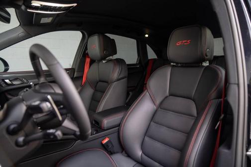 2025 Porsche Macan GTS