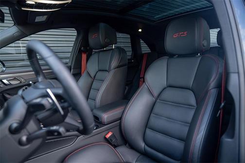 2025 Porsche Macan GTS