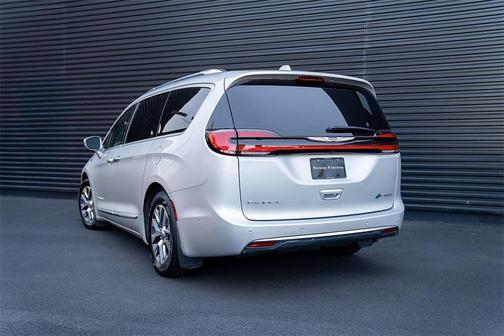 2022 Chrysler Pacifica Hybrid Pinnacle