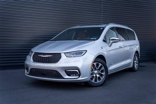 2022 Chrysler Pacifica Hybrid Pinnacle