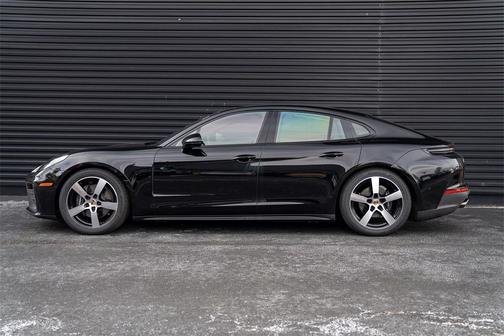 2024 Porsche Panamera 4