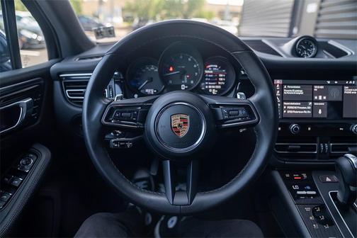 2023 Porsche Macan Base