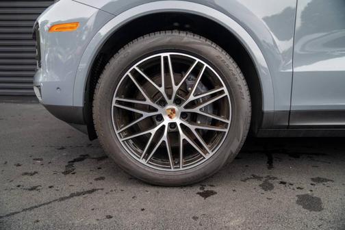 2025 Porsche Cayenne AWD