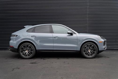 2025 Porsche Cayenne AWD