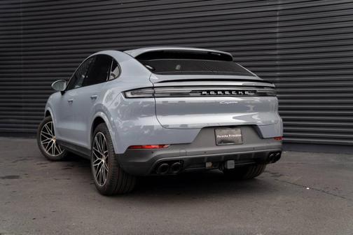 2025 Porsche Cayenne AWD