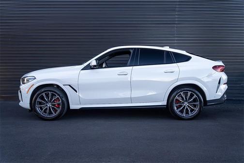 2023 BMW X6 M50i