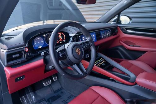 2025 Porsche Macan 4S
