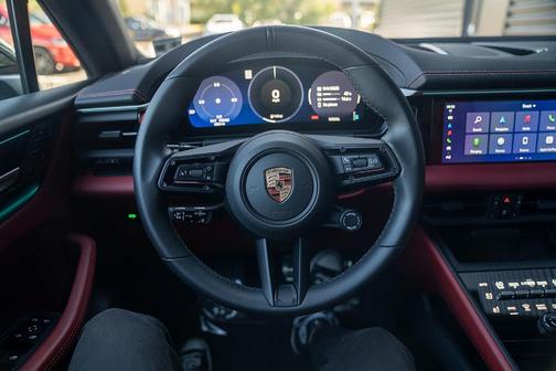 2025 Porsche Macan 4S