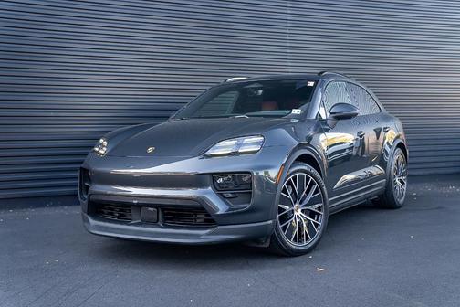 2025 Porsche Macan 4S