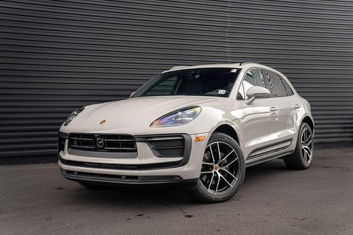 2025 Porsche Macan Base