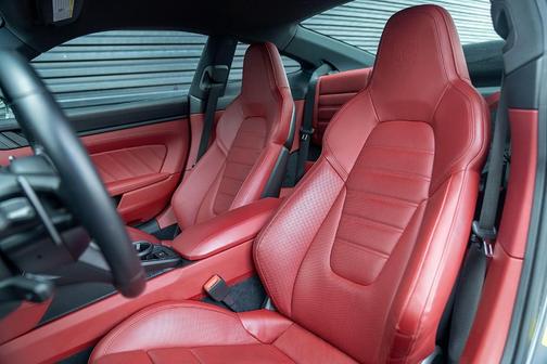 2022 Porsche 911 Carrera GTS