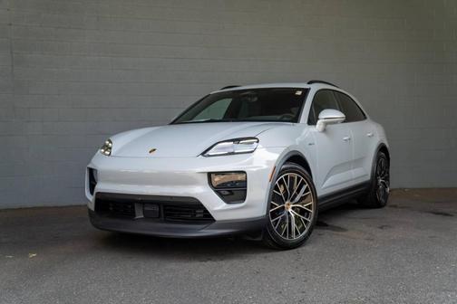 2025 Porsche Macan 4S