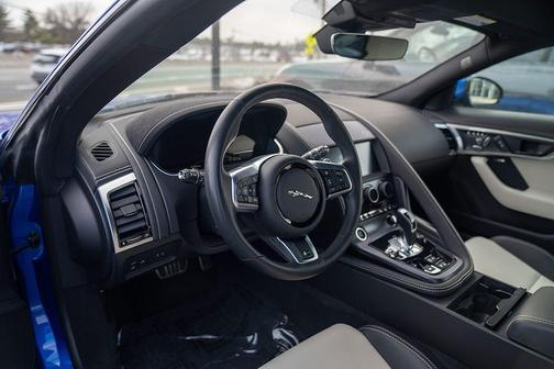 2022 Jaguar F-TYPE R