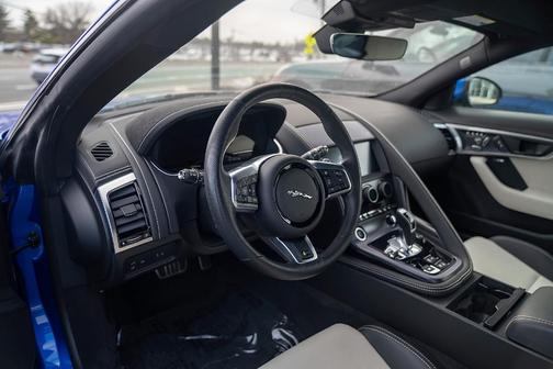 2022 Jaguar F-TYPE R