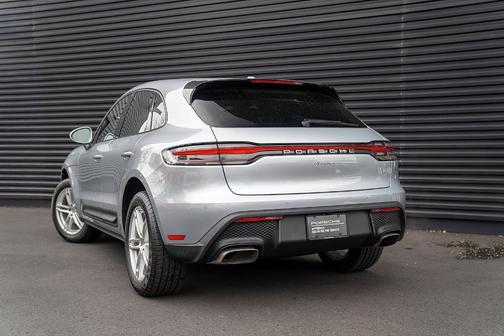 Dolomite Silver Metallic 2026 Porsche Macan