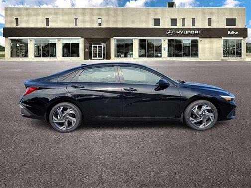 2025 Hyundai ELANTRA HEV SEL Sport