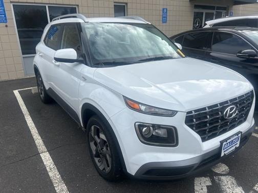 2024 Hyundai VENUE SEL