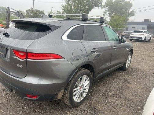2017 Jaguar F-PACE 35t Prestige