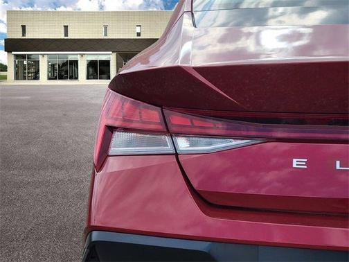 2025 Hyundai ELANTRA HEV Limited