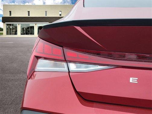 2025 Hyundai ELANTRA HEV SEL Sport