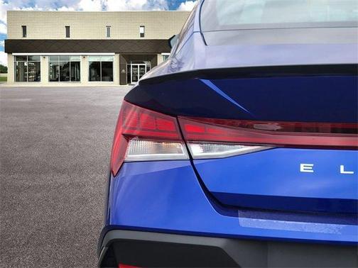 2025 Hyundai ELANTRA HEV SEL Sport