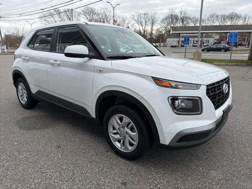 2026 Hyundai VENUE SE