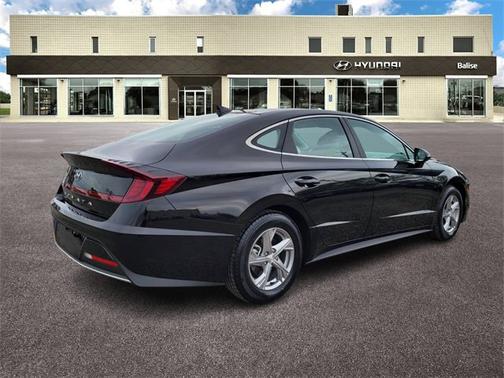 2022 Hyundai SONATA SE