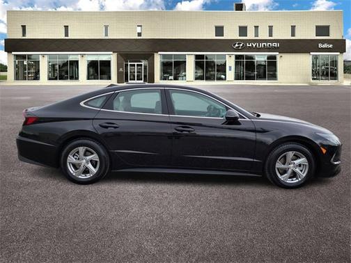2022 Hyundai SONATA SE