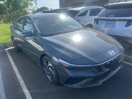 2024 Hyundai ELANTRA Limited