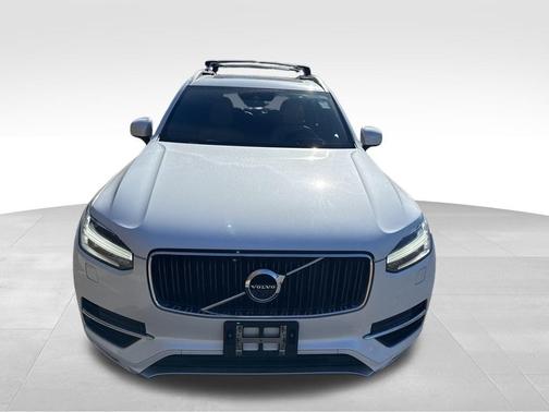 2019 Volvo XC90 T6 Momentum