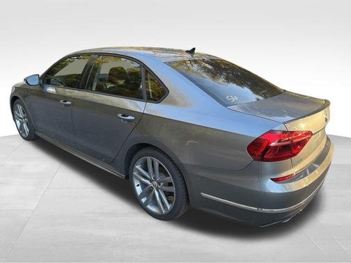 2018 Volkswagen Passat 2.0T R-Line
