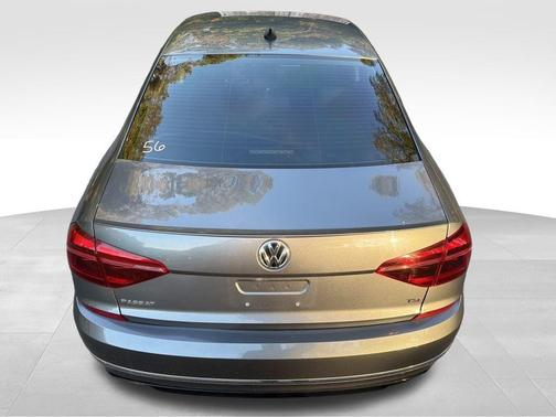 2018 Volkswagen Passat 2.0T R-Line