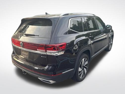 Deep Black Pearl 2024 Volkswagen Atlas 2.0T SEL