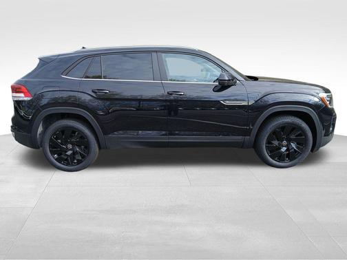 Deep Black Pearl Effect 2026 Volkswagen Atlas Cross Sport 2.0T SE W/TECHNOLOGY
