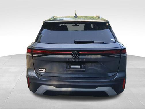 2025 Volkswagen Tiguan 2.0T SE