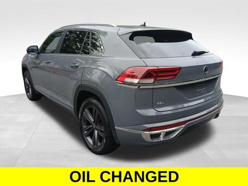 2022 Volkswagen Atlas Cross Sport 2.0T SEL R-Line