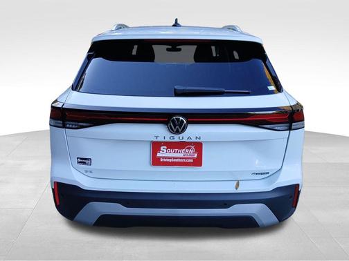 2026 Volkswagen Tiguan 2.0T SE