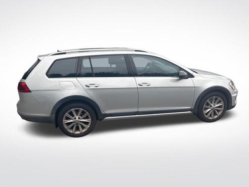Reflex Silver Metallic 2017 Volkswagen Golf Alltrack TSI SE