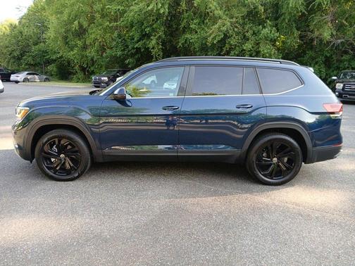 2022 Volkswagen Atlas 3.6L SE w/Technology