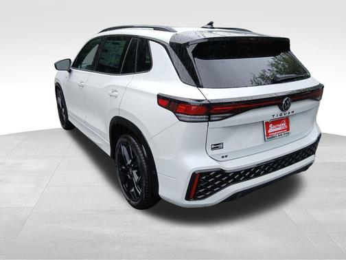 2025 Volkswagen Tiguan 2.0T SE R-Line Black