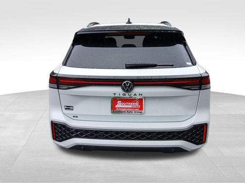 2025 Volkswagen Tiguan 2.0T SE R-Line Black